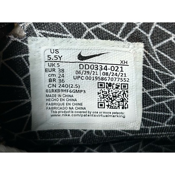 Nike Kyrie 8 Infinity EP Chinese New Year 2022 - DD0324-001, Size 5.5Y - Picture 6 of 6